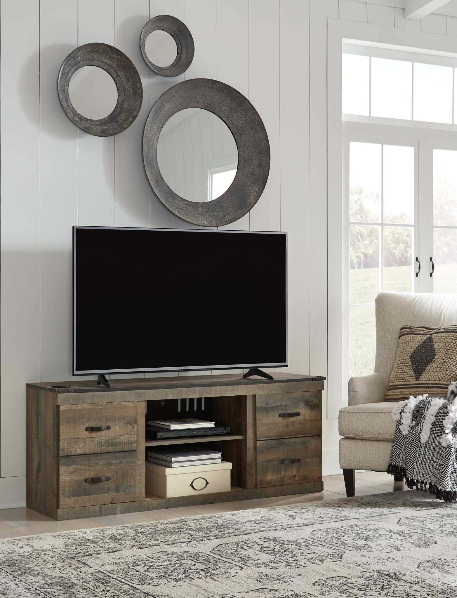 Regency Trinell - TV Stand